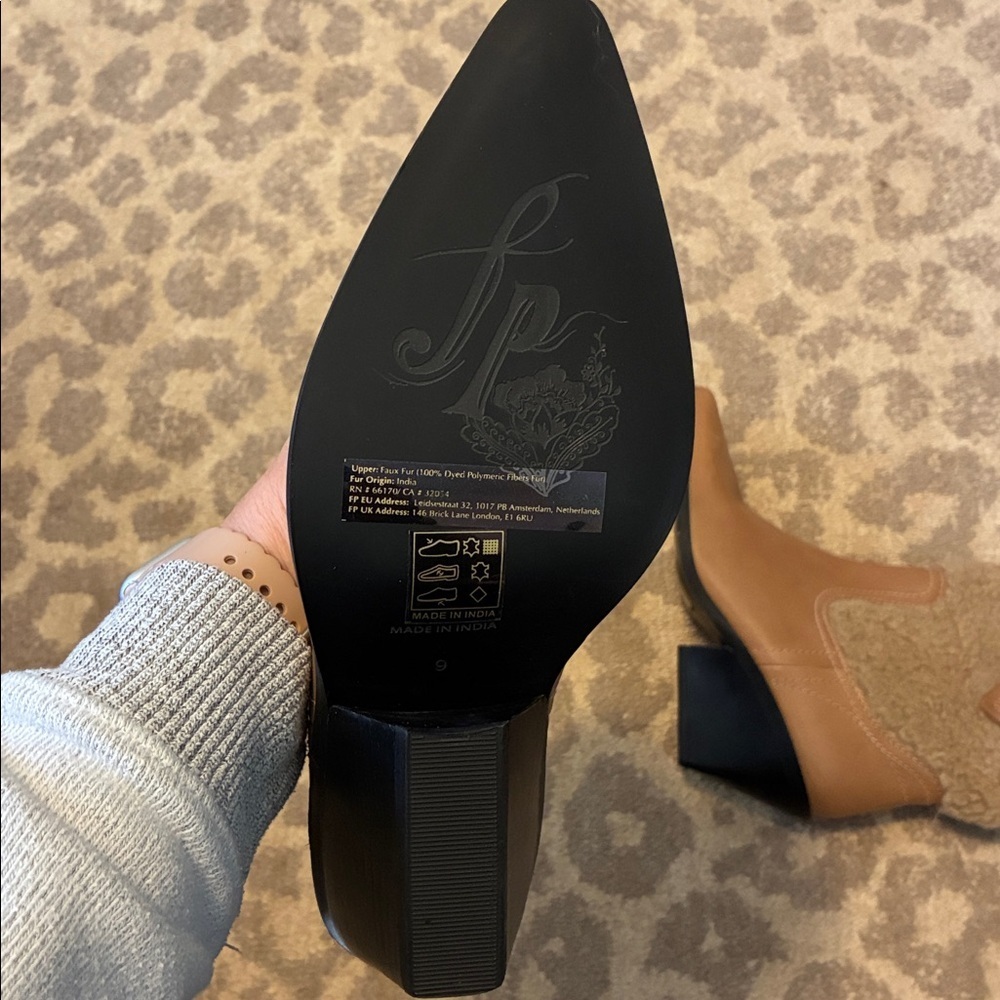 Free People Pitchfork Point Shearling Boot NWOT - Picture 6 of 7